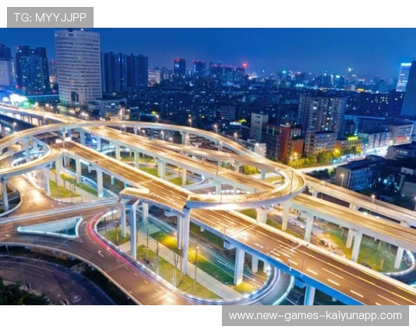 成都蓉城快节奏推进直抵对方禁区边界 成都蓉城快节奏推进直抵对方禁区边界